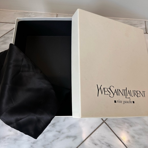 SOLD!  YSL Pump 38.5 - Picture 8 of 8